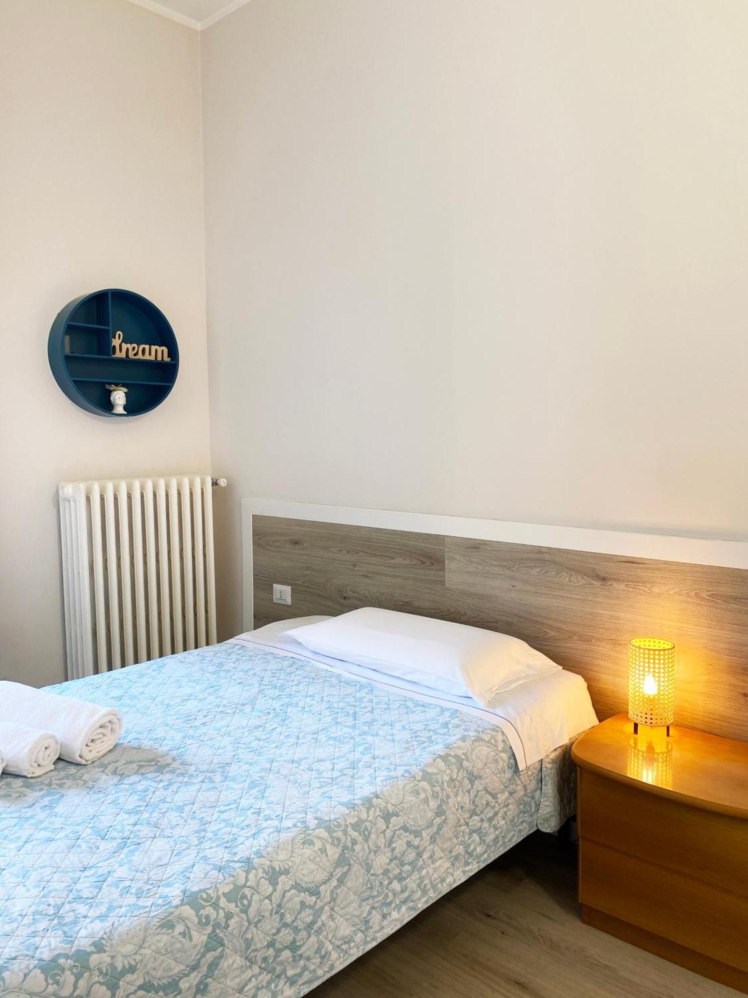 Easyrooms One Parma Luaran gambar