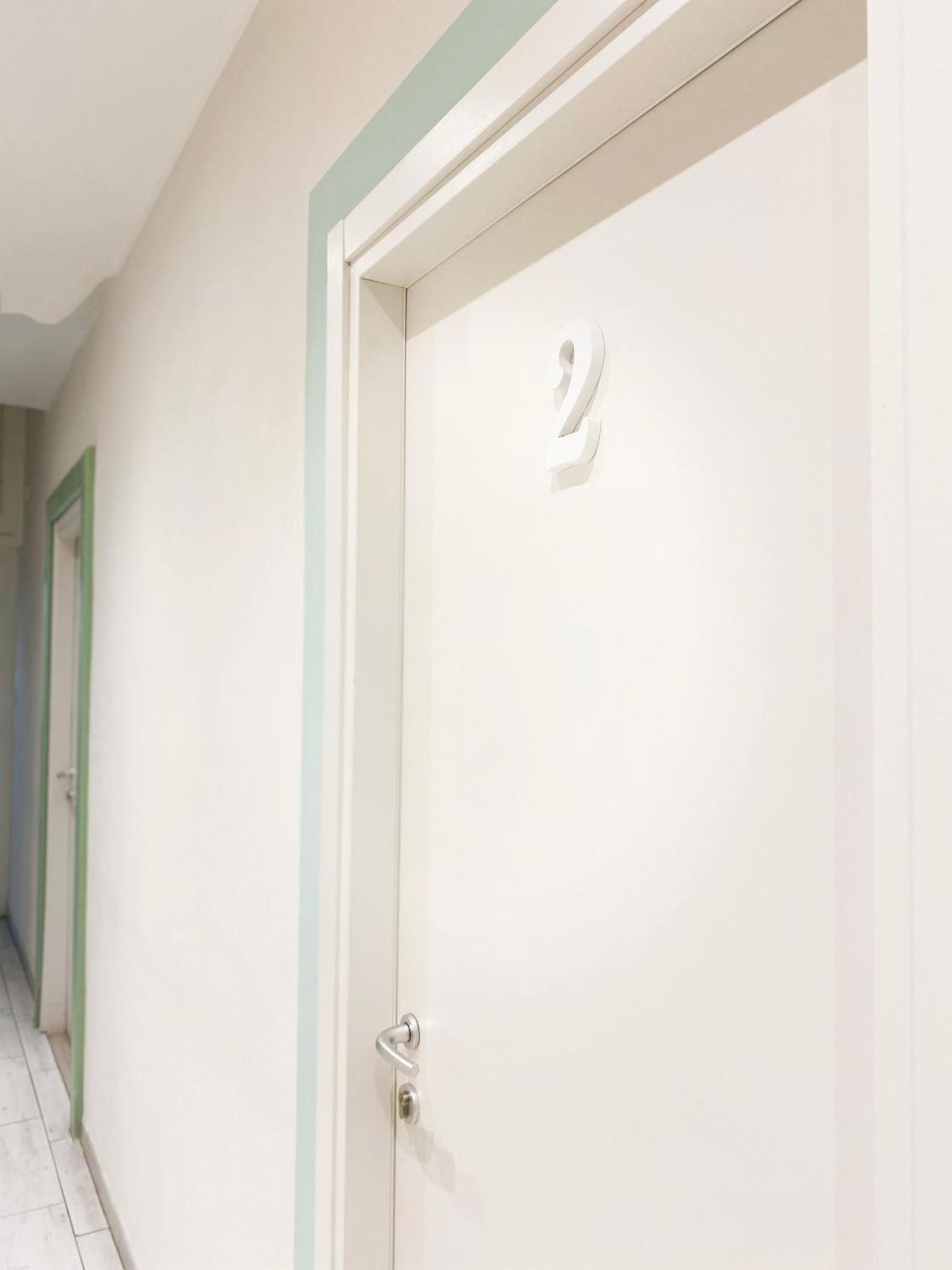 Easyrooms One Parma Luaran gambar