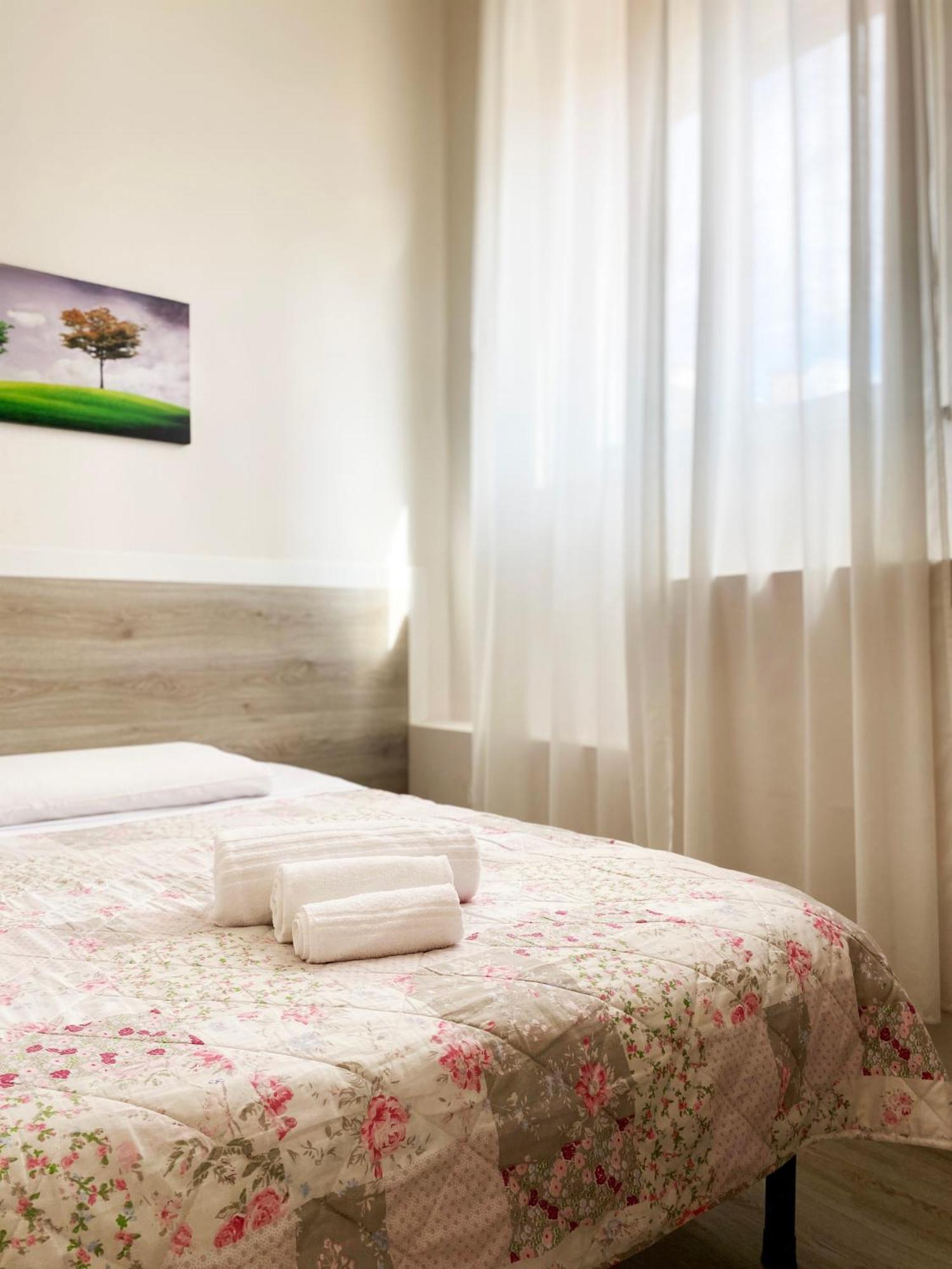 Easyrooms One Parma Luaran gambar