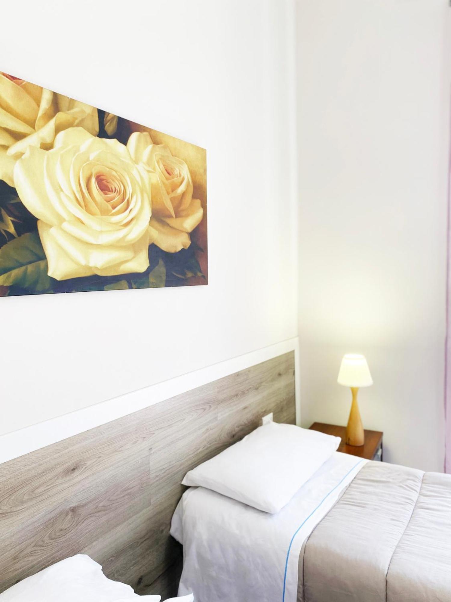 Easyrooms One Parma Luaran gambar
