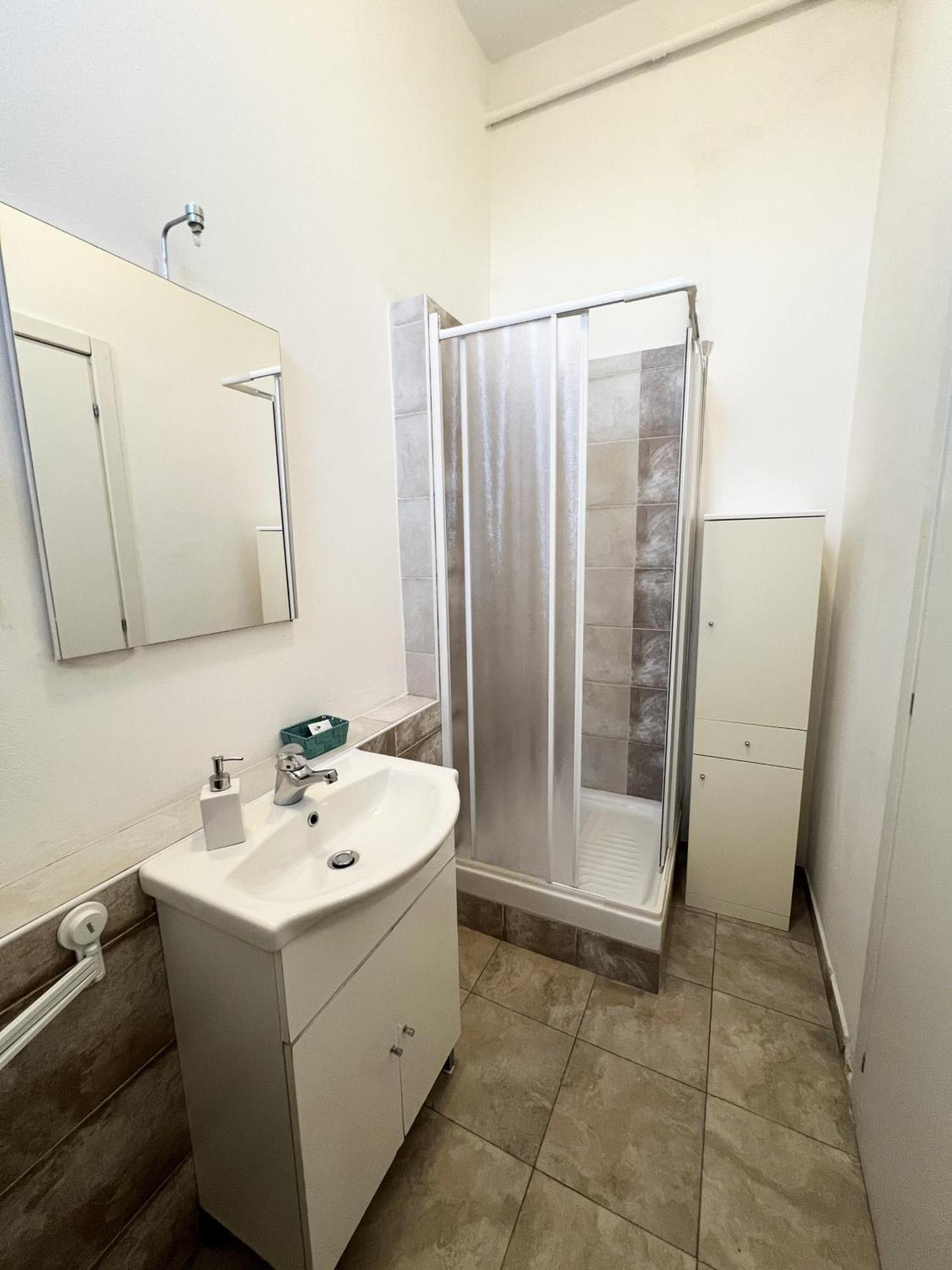 Easyrooms One Parma Luaran gambar