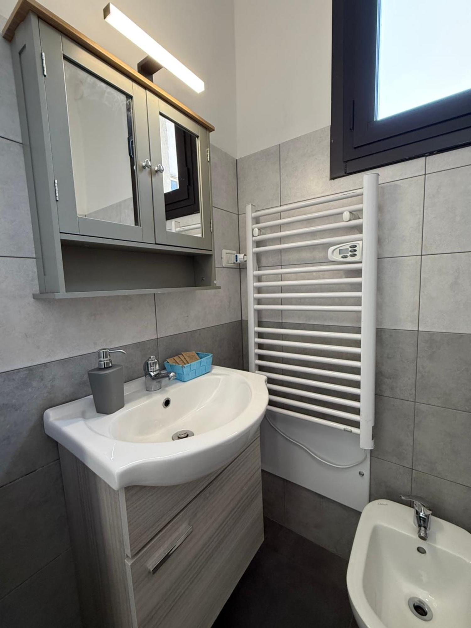 Easyrooms One Parma Luaran gambar