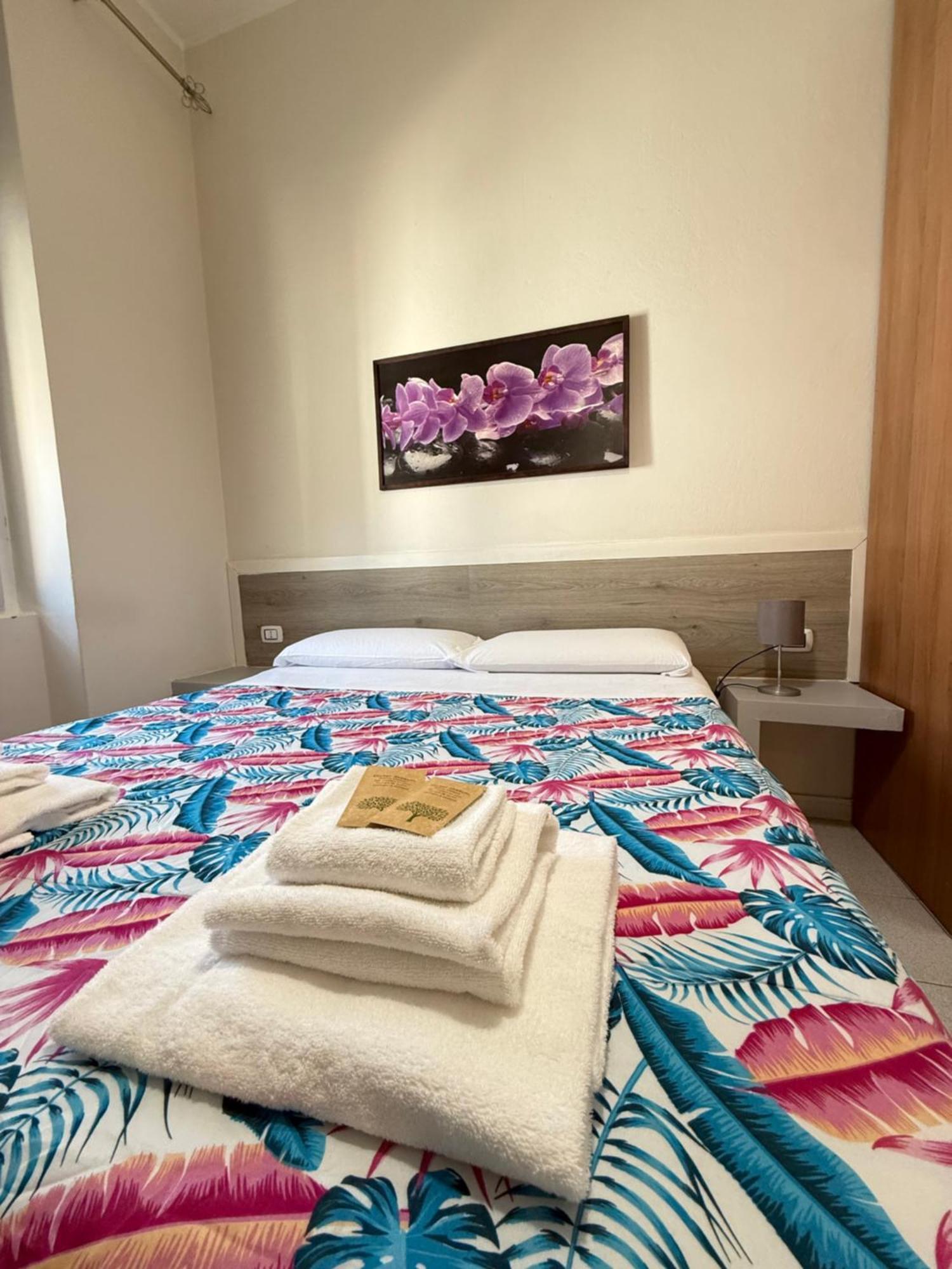 Easyrooms One Parma Luaran gambar
