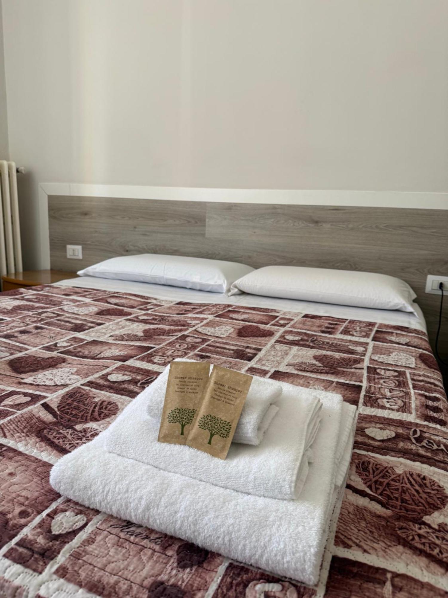 Easyrooms One Parma Luaran gambar