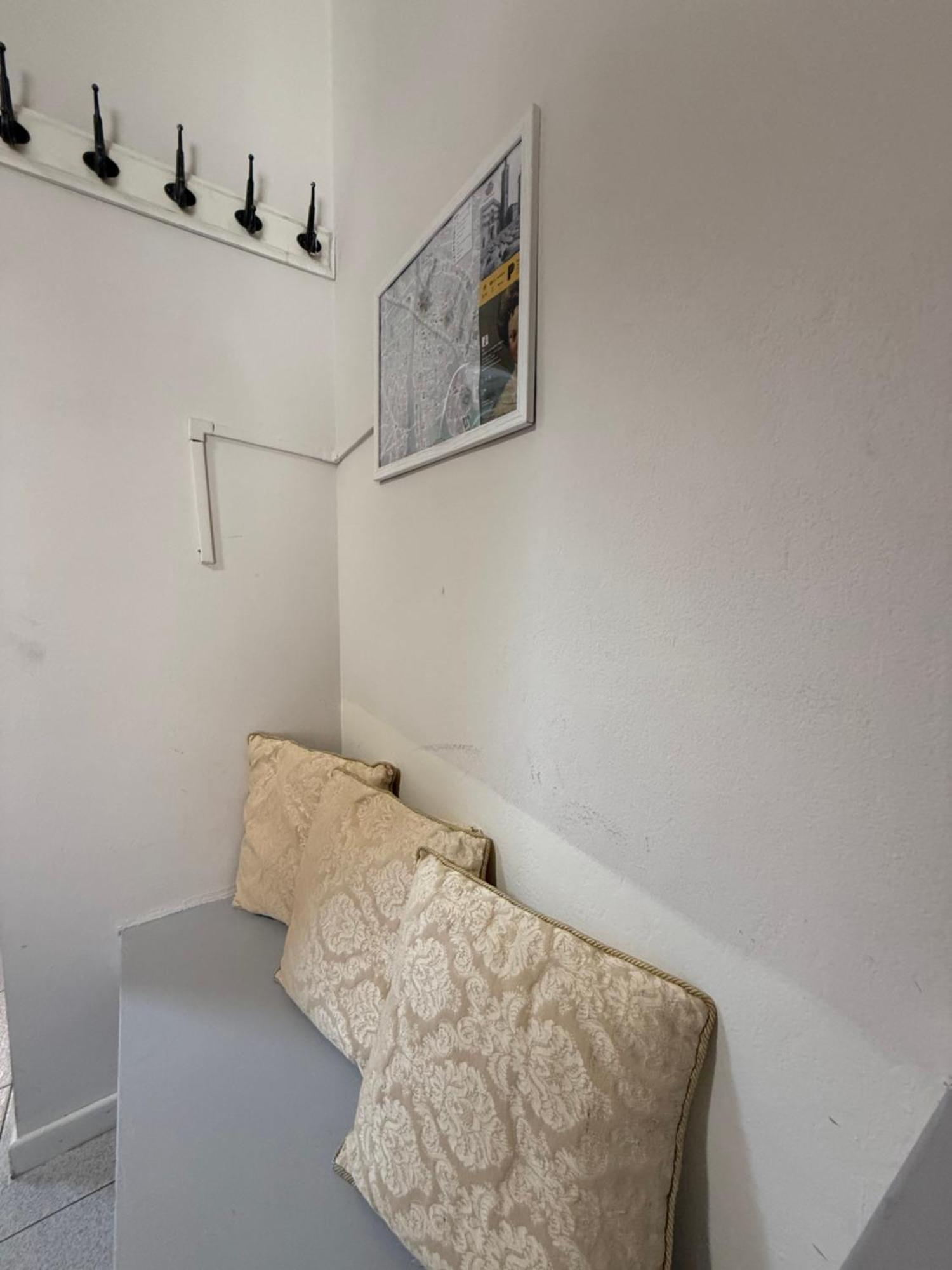 Easyrooms One Parma Luaran gambar